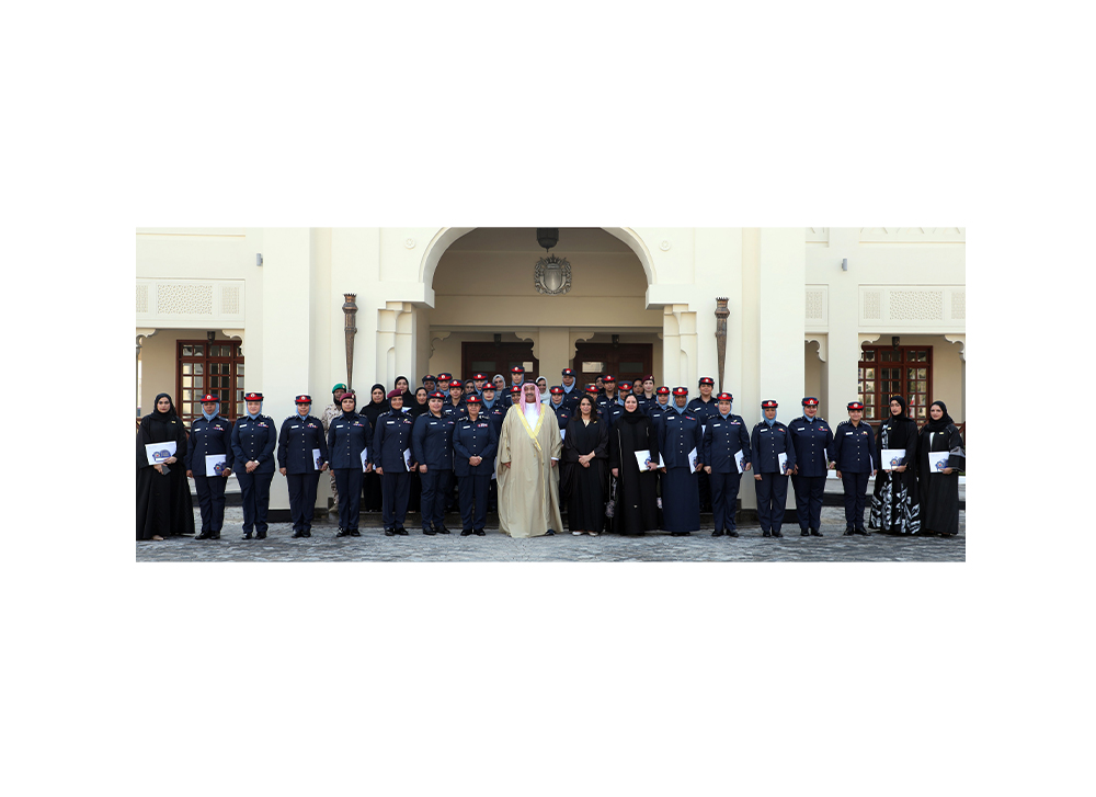 في احتفال أقامته الوزارة بمناسبة يوم المرأة البحرينية ... وكيل وزارة الداخلية يكرم عددا من منتسبات الوزارة<